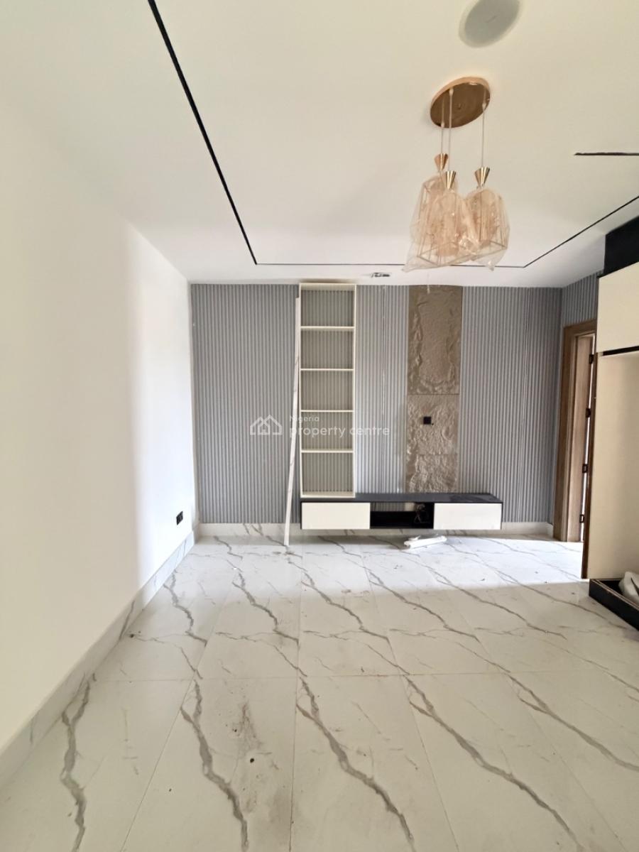 Spacious 1 Bedroom Flat with Pool and Gym, Lekki Phase 1, Lekki, Lagos, Block of Flats for Sale