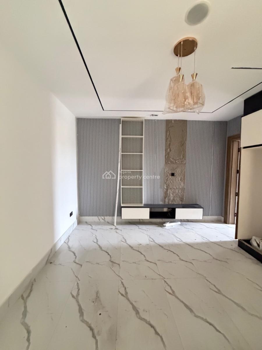 Spacious 1 Bedroom Flat with Pool and Gym, Lekki Phase 1, Lekki, Lagos, Block of Flats for Sale