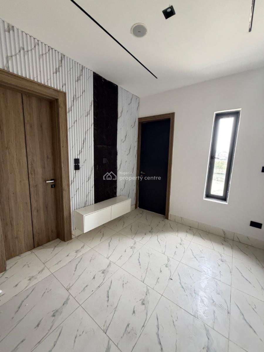 Spacious 1 Bedroom Flat with Pool and Gym, Lekki Phase 1, Lekki, Lagos, Block of Flats for Sale