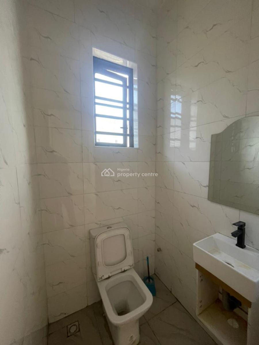 2bedroom Apartment Upstairs, Ologolo, Lekki, Lagos, Flat / Apartment for Rent