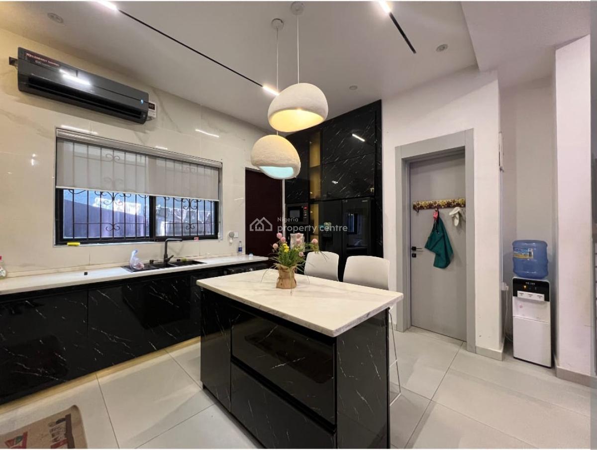 3 Bedrooms Terrace Duplex with Bq., Lekki Phase 1, Lekki, Lagos, Terraced Duplex for Sale