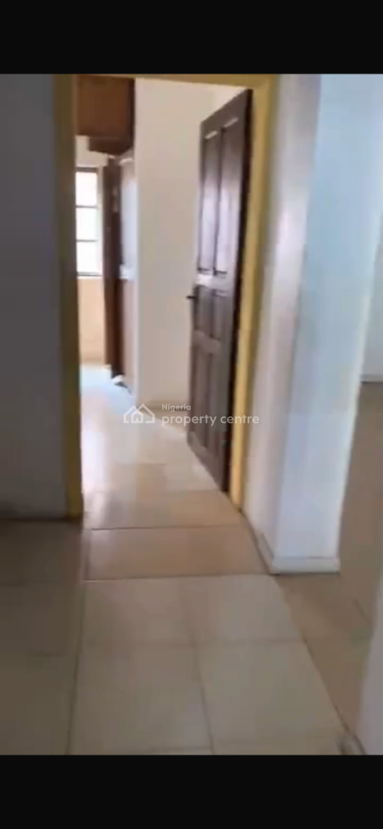 Standard 2bedroom Flat, Yaba, Alagomeji, Yaba, Lagos, Flat / Apartment for Rent