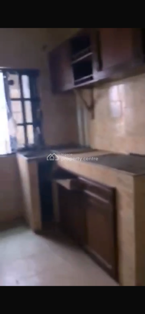 Standard 2bedroom Flat, Yaba, Alagomeji, Yaba, Lagos, Flat / Apartment for Rent