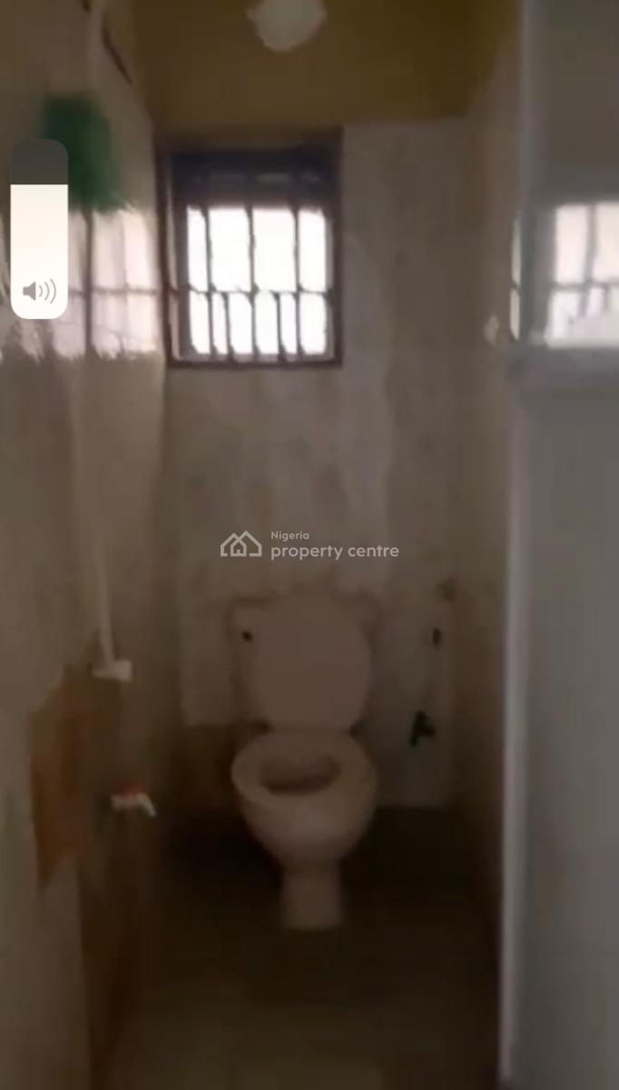 Standard 2bedroom Flat, Yaba, Alagomeji, Yaba, Lagos, Flat / Apartment for Rent