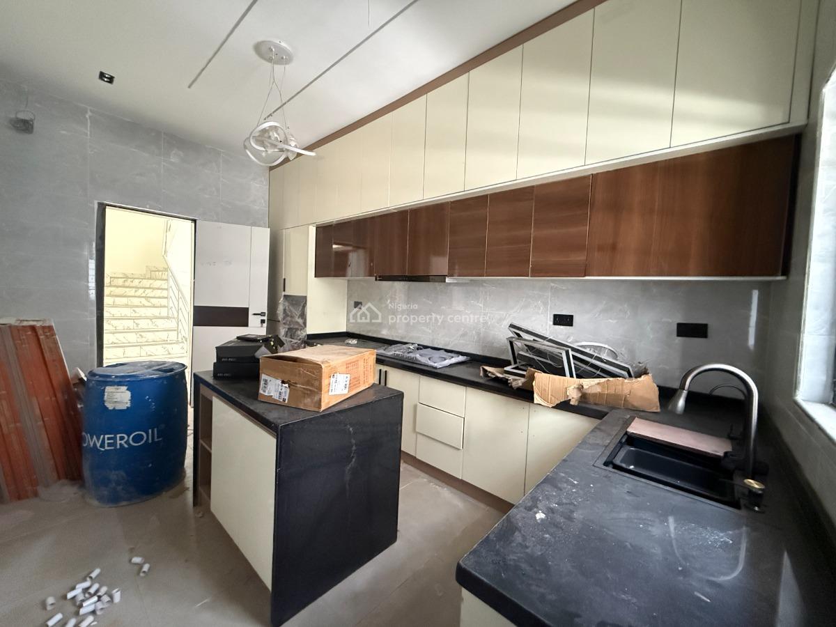 5 Bedroom Detached Available, Lekki Phase 2, Lekki, Lagos, Detached Duplex for Sale