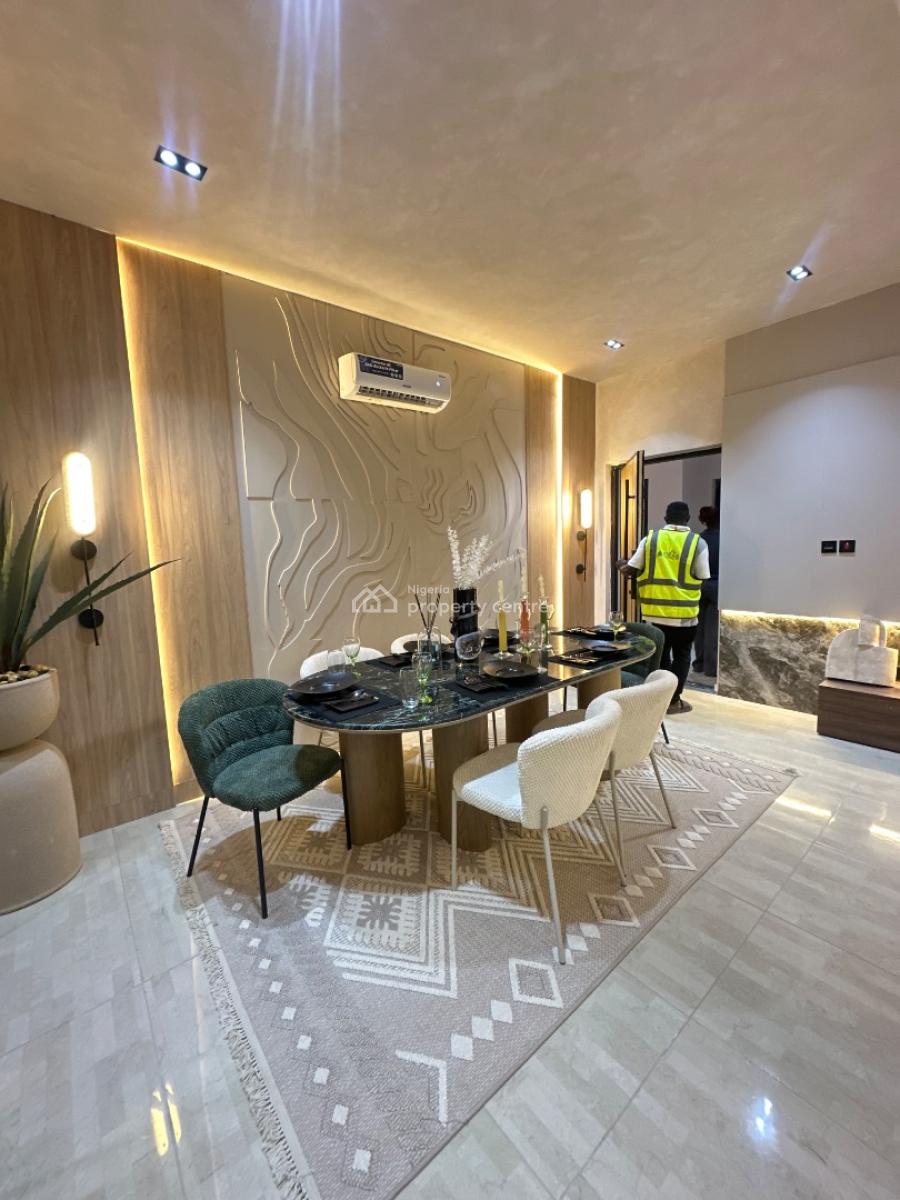 2 Bedroom Apartment with Pool,gym &elevator, Lekki Phase 1, Lekki, Lagos, Flat / Apartment for Sale