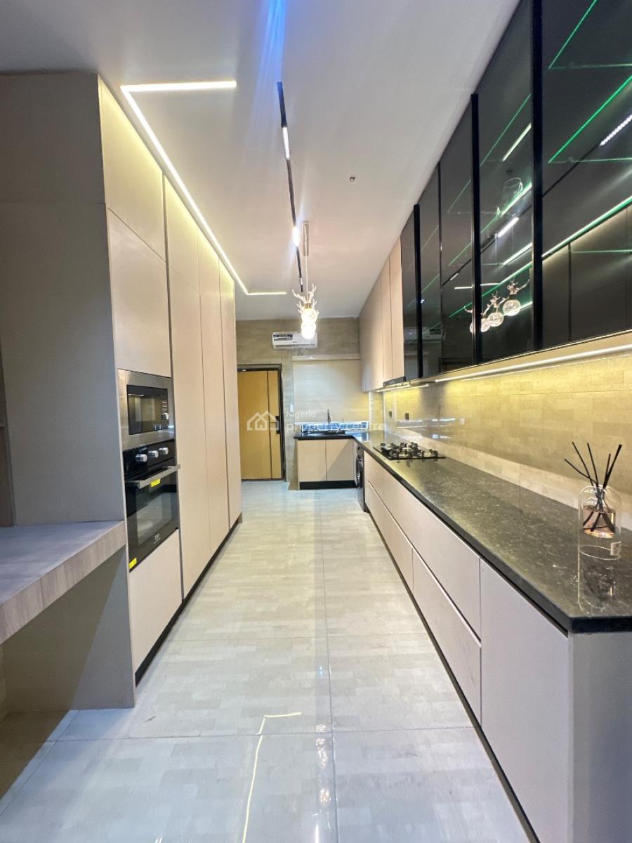 2 Bedroom Apartment with Pool,gym &elevator, Lekki Phase 1, Lekki, Lagos, Flat / Apartment for Sale