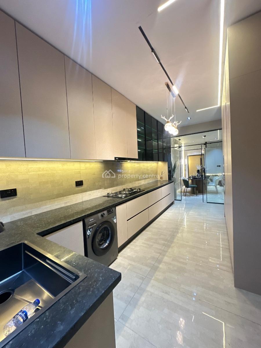 2 Bedroom Apartment with Pool,gym &elevator, Lekki Phase 1, Lekki, Lagos, Flat / Apartment for Sale