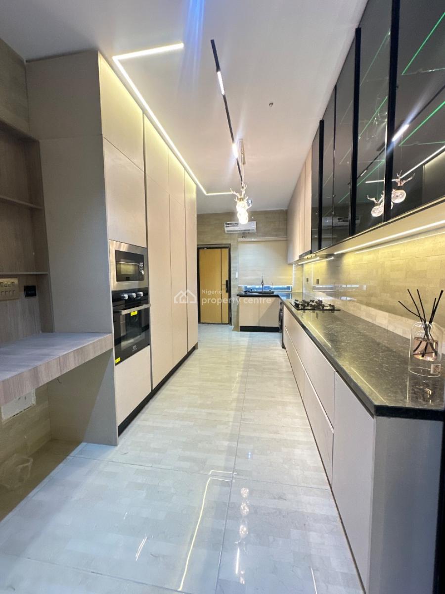 2 Bedroom Apartment with Pool,gym &elevator, Lekki Phase 1, Lekki, Lagos, Flat / Apartment for Sale