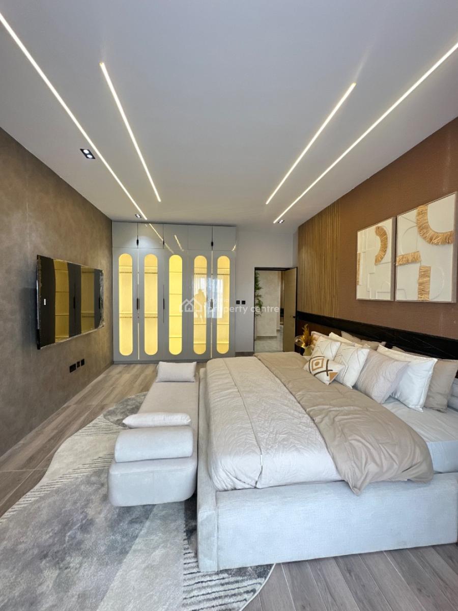 2 Bedroom Apartment with Pool,gym &elevator, Lekki Phase 1, Lekki, Lagos, Flat / Apartment for Sale