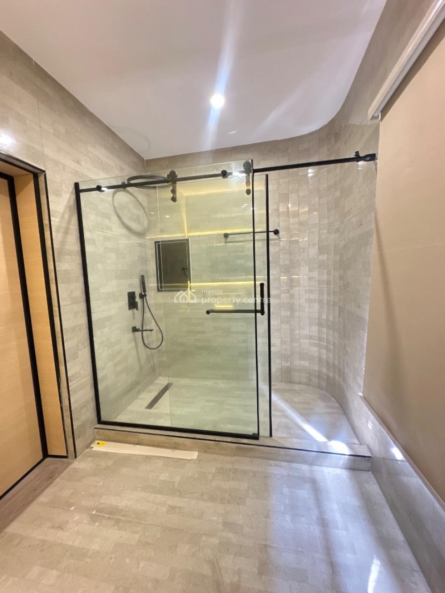 2 Bedroom Apartment with Pool,gym &elevator, Lekki Phase 1, Lekki, Lagos, Flat / Apartment for Sale