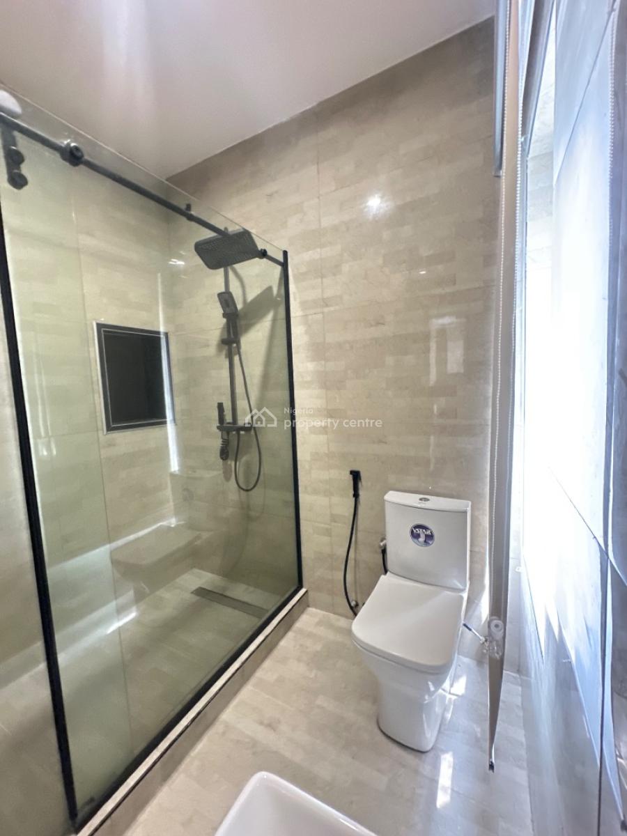 2 Bedroom Apartment with Pool,gym &elevator, Lekki Phase 1, Lekki, Lagos, Flat / Apartment for Sale