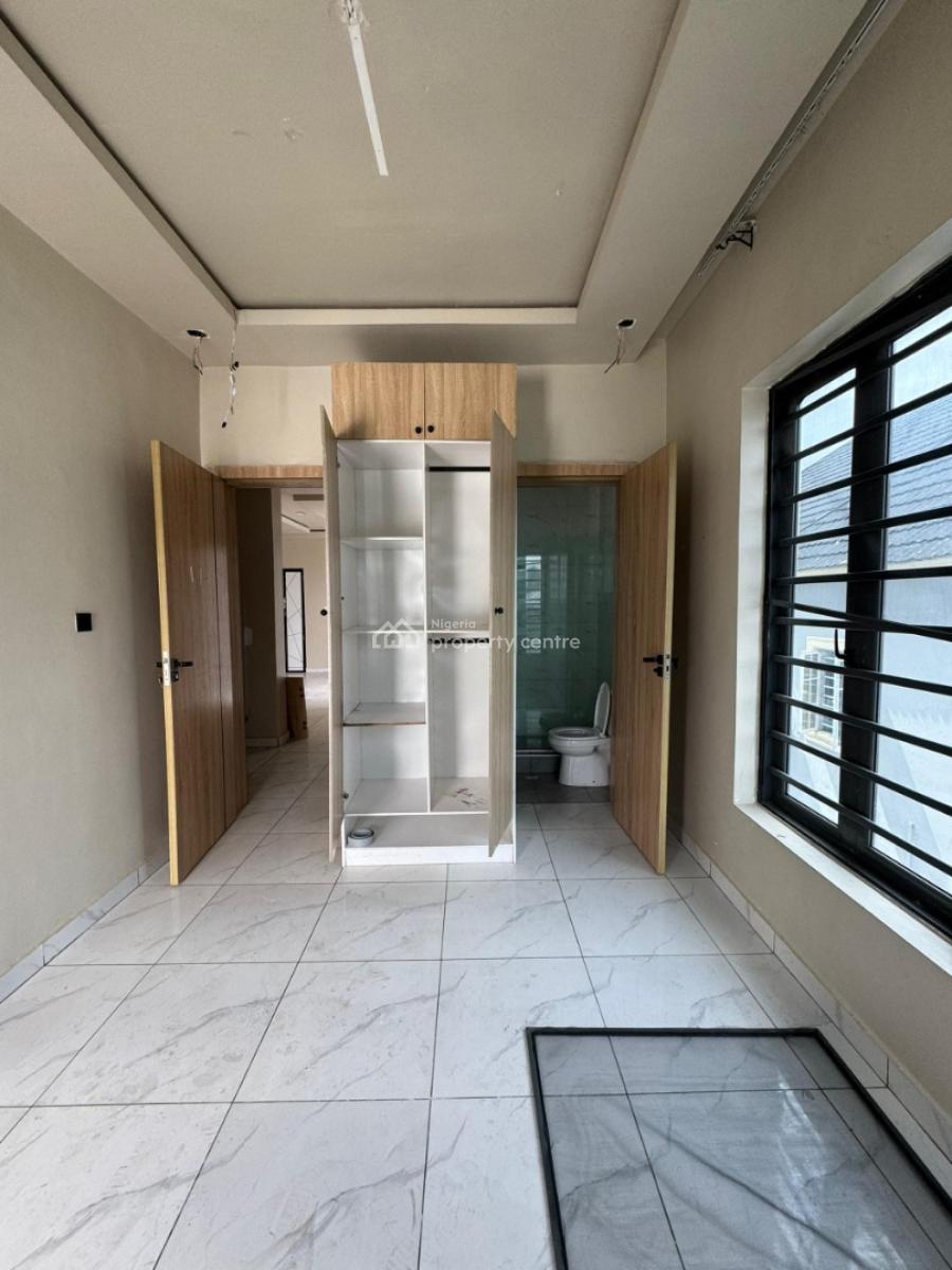 Spacious 2bedroom Service Apartment, Ologolo, Lekki, Lagos, Flat / Apartment for Rent