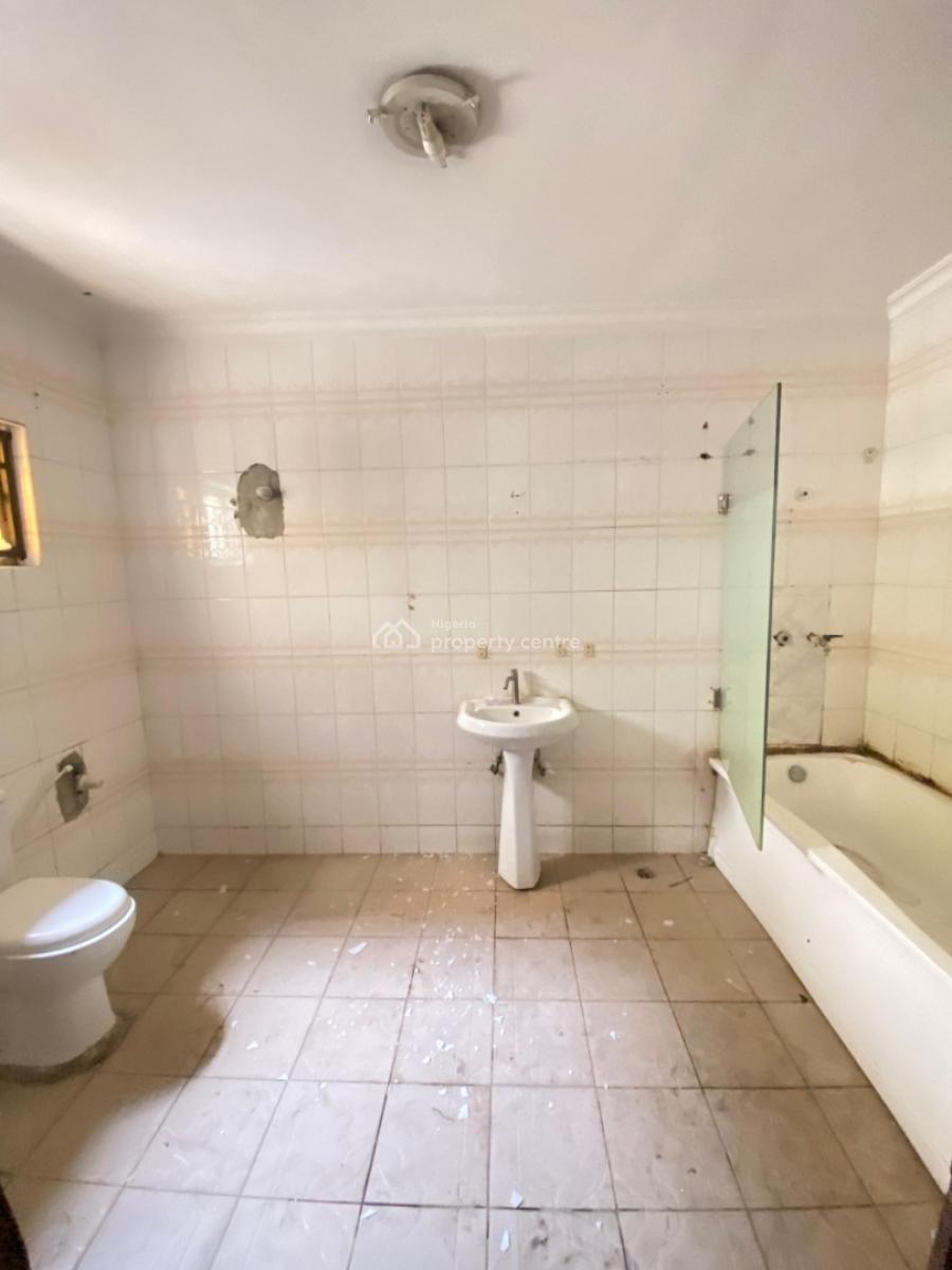 Spacious 4-bedroom Semi Detached Duplex with Bq, Lekki Phase 1, Lekki, Lagos, Semi-detached Duplex for Rent