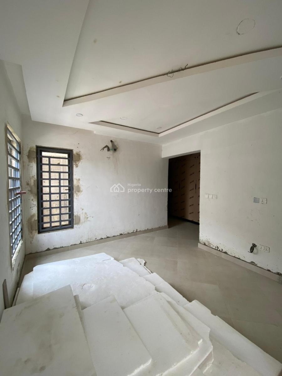 Lovely 4 Bedroom Apartment with Private Cinema and Bq, Lekki Phase 1, Lekki, Lagos, Flat / Apartment for Sale