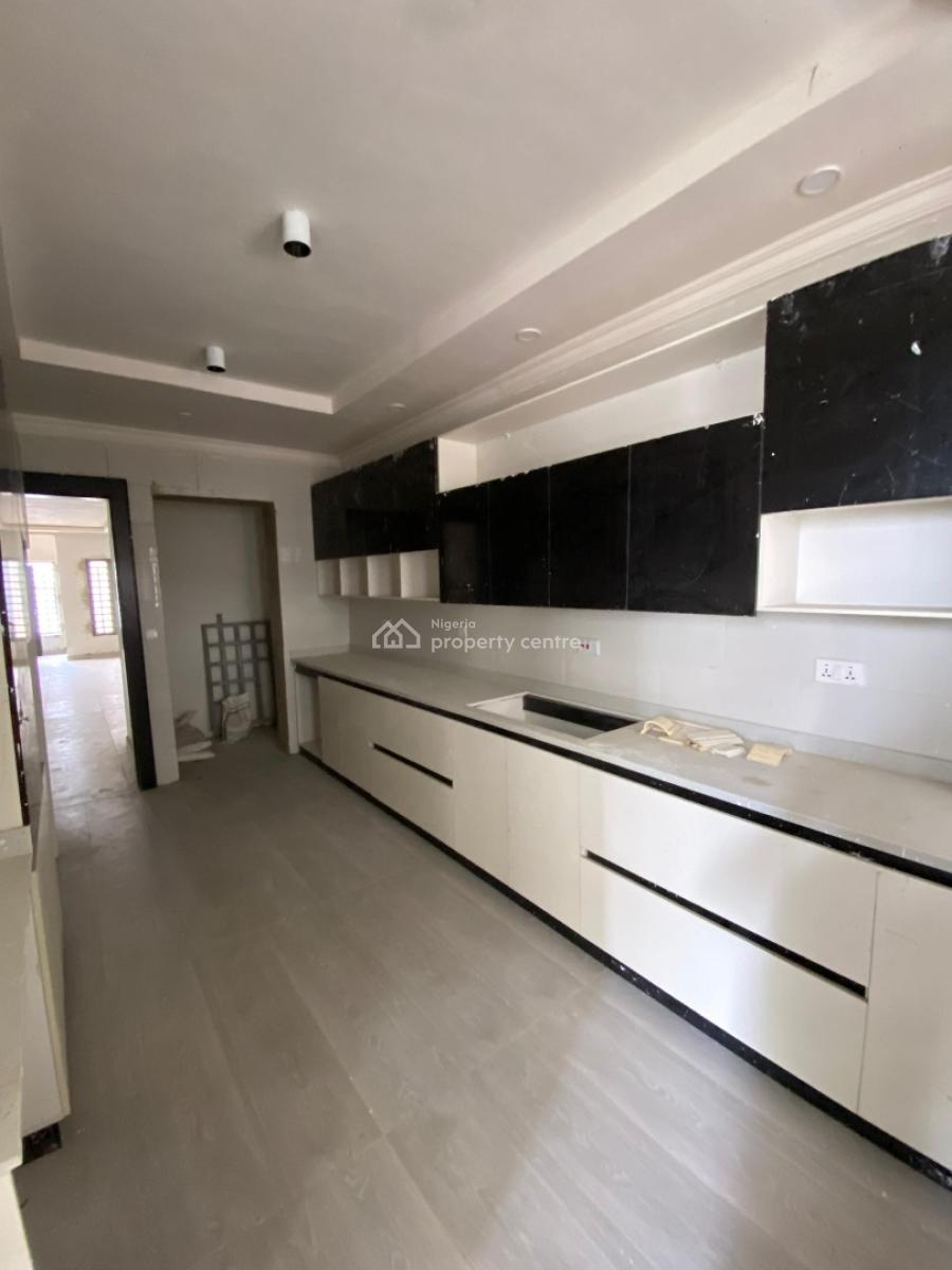 Lovely 4 Bedroom Apartment with Private Cinema and Bq, Lekki Phase 1, Lekki, Lagos, Flat / Apartment for Sale