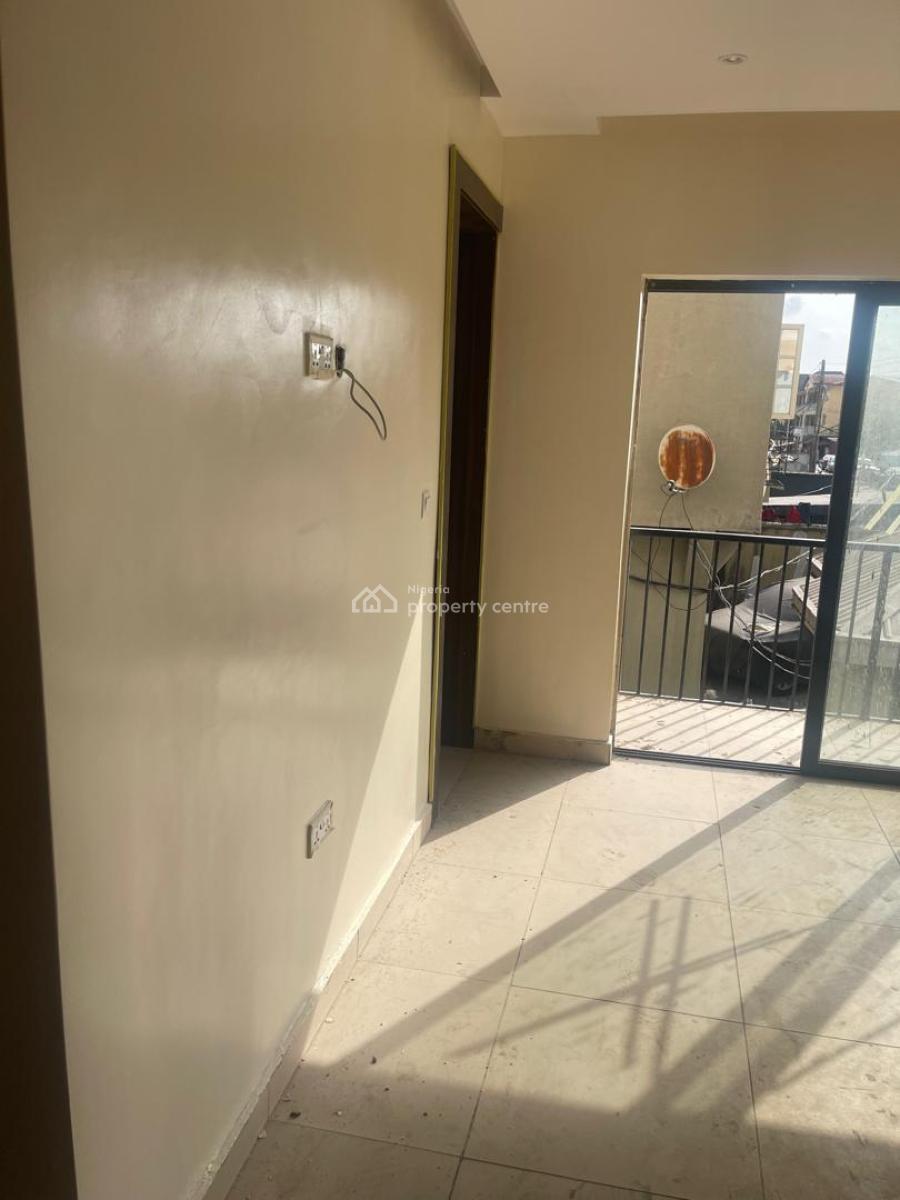 Executive Studio Apartment, Onike, Yaba, Lagos, Self Contain (single Rooms) for Sale