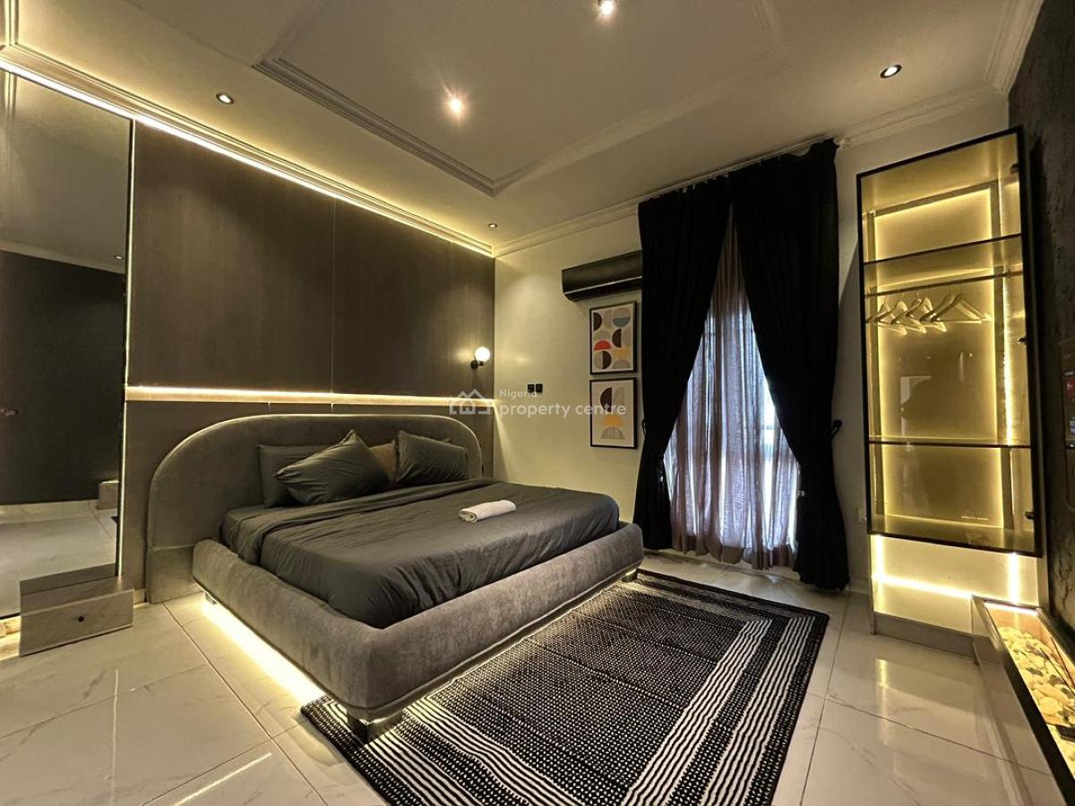 Luxury 1 Bedroom Apartment with Swimming Pool, Off Admiralty Way, Lekki Phase 1, Lekki, Lagos, Mini Flat (room and Parlour) Short Let