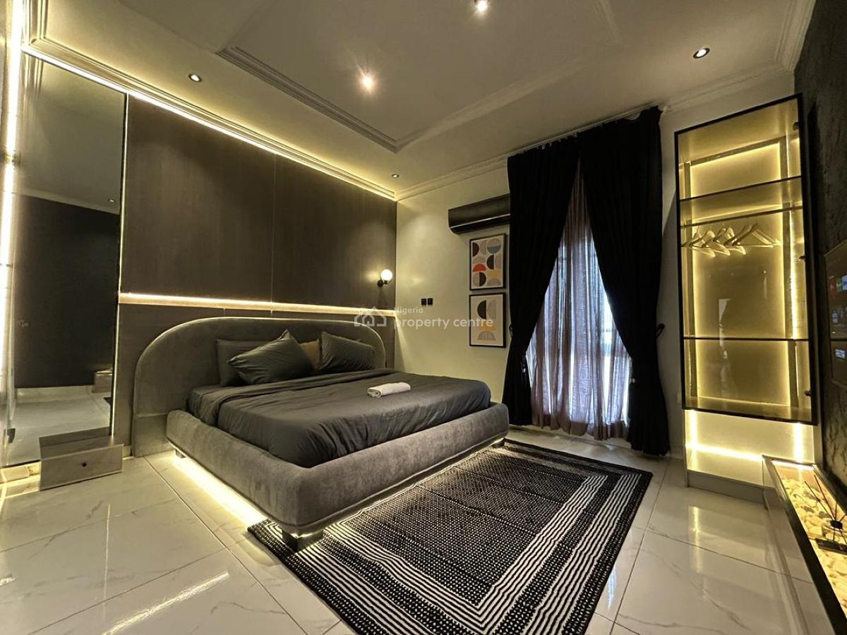 Luxury 1 Bedroom Apartment with Swimming Pool, Off Admiralty Way, Lekki Phase 1, Lekki, Lagos, Mini Flat (room and Parlour) Short Let