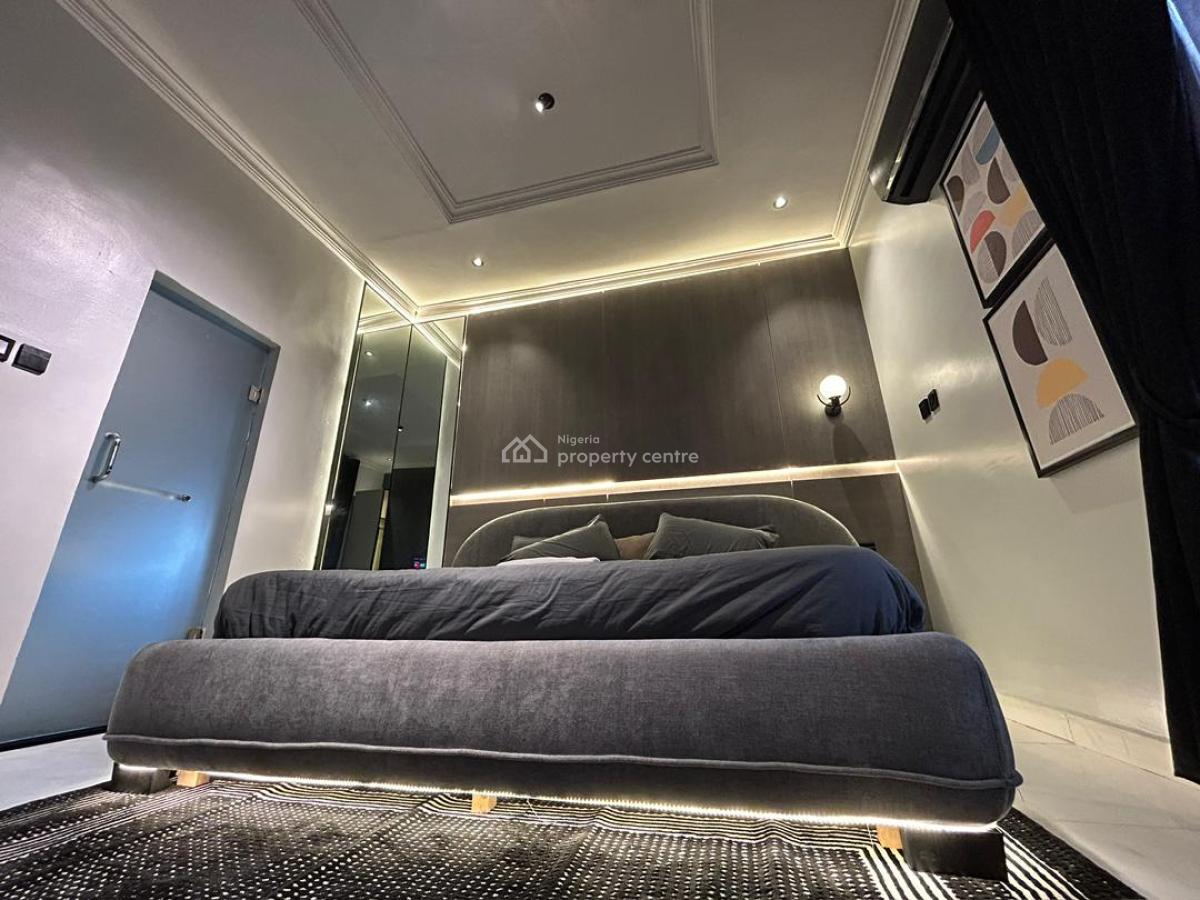 Luxury 1 Bedroom Apartment with Swimming Pool, Off Admiralty Way, Lekki Phase 1, Lekki, Lagos, Mini Flat (room and Parlour) Short Let