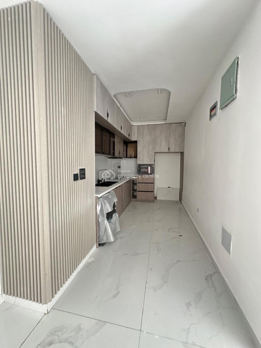 2 Bedroom Apartment with Elevator, Lekki Phase 1, Lekki, Lagos, Flat / Apartment for Rent