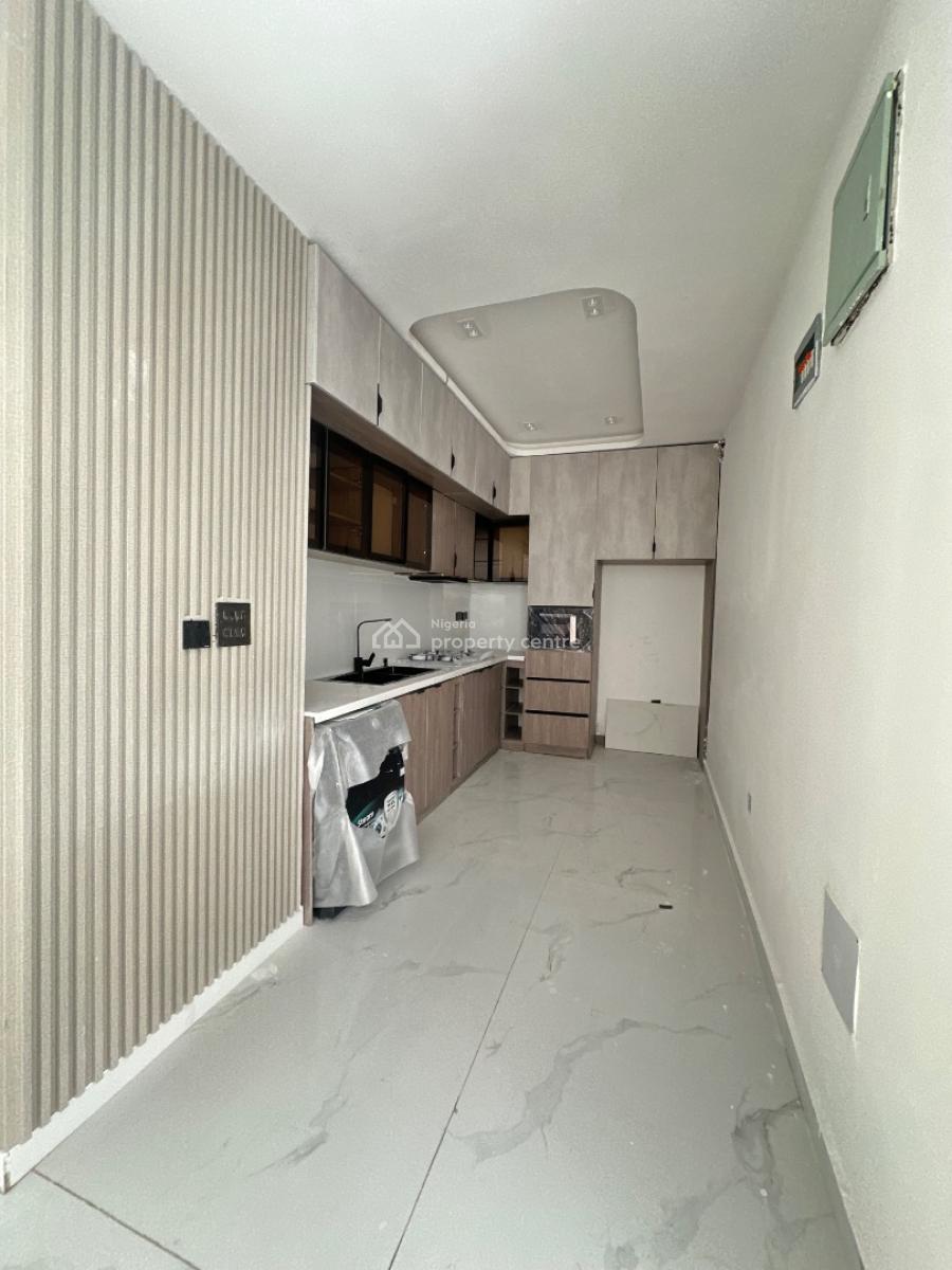 2 Bedroom Apartment with Elevator, Lekki Phase 1, Lekki, Lagos, Flat / Apartment for Rent