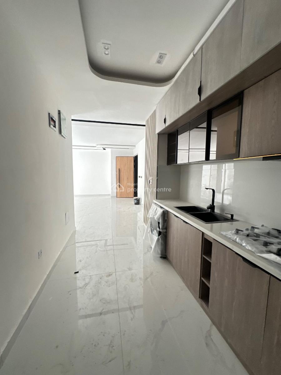 2 Bedroom Apartment with Elevator, Lekki Phase 1, Lekki, Lagos, Flat / Apartment for Rent