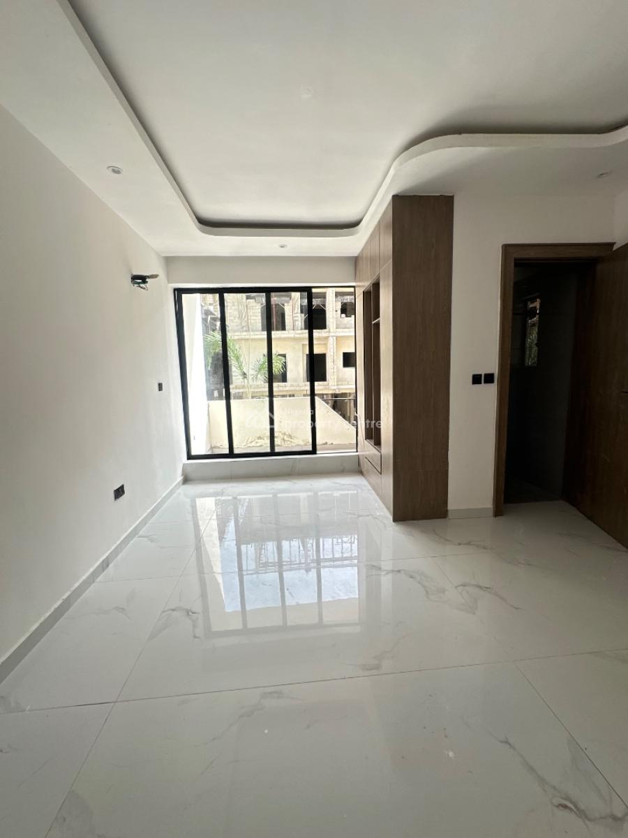 2 Bedroom Apartment with Elevator, Lekki Phase 1, Lekki, Lagos, Flat / Apartment for Rent