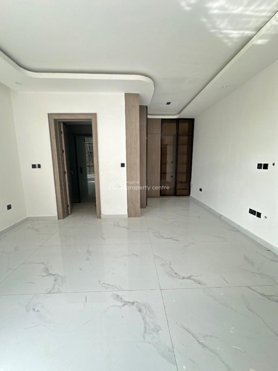 2 Bedroom Apartment with Elevator, Lekki Phase 1, Lekki, Lagos, Flat / Apartment for Rent