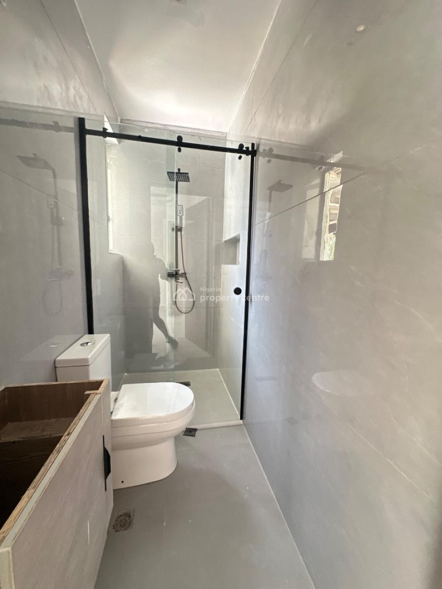 2 Bedroom Apartment with Elevator, Lekki Phase 1, Lekki, Lagos, Flat / Apartment for Rent