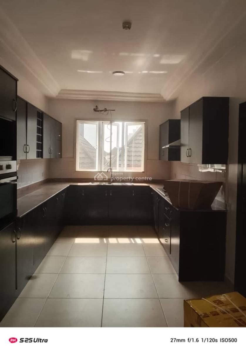 3 Bedroom Apartment Upstairs, Chevy View Estate, Lekki, Lagos, Flat / Apartment for Rent