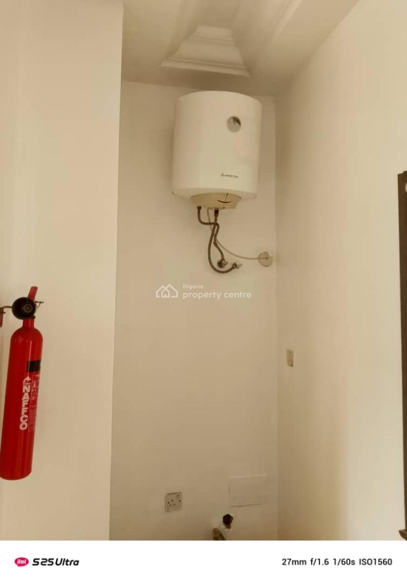 3 Bedroom Apartment Upstairs, Chevy View Estate, Lekki, Lagos, Flat / Apartment for Rent