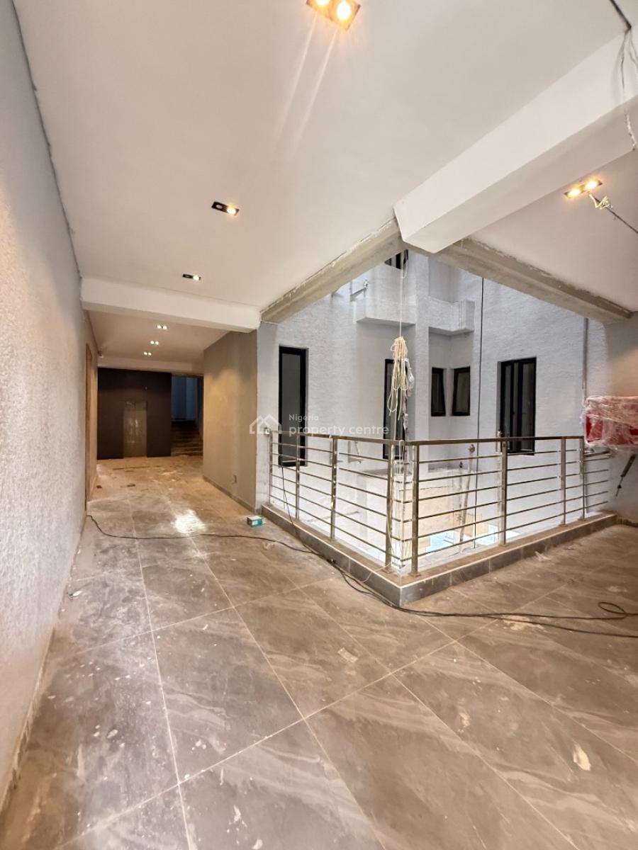 Brand New 3 Bedroom Service Apartment, Lekki Phase 1, Lekki, Lagos, Flat / Apartment for Sale