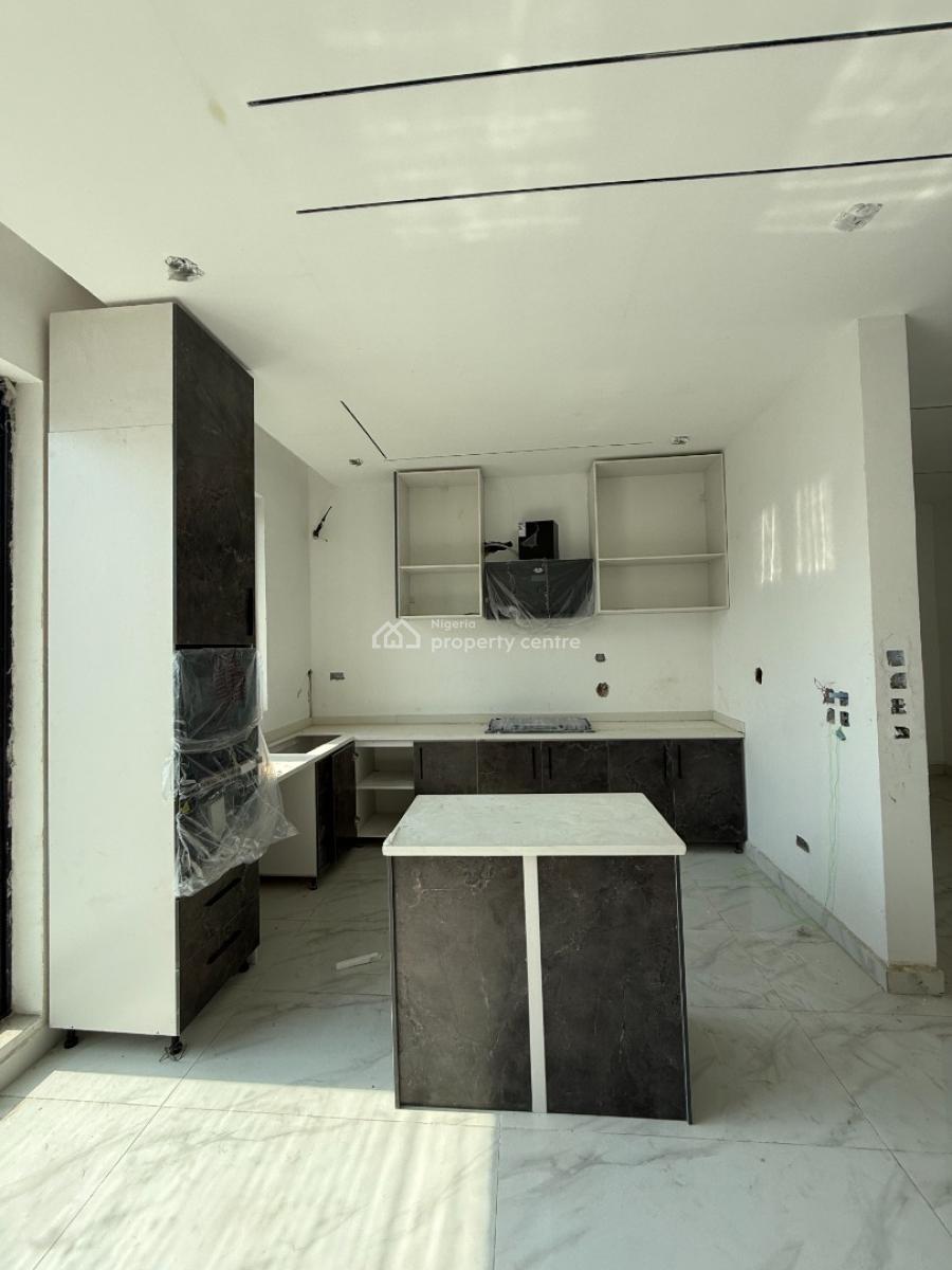 Brand New 3 Bedroom Service Apartment, Lekki Phase 1, Lekki, Lagos, Flat / Apartment for Sale