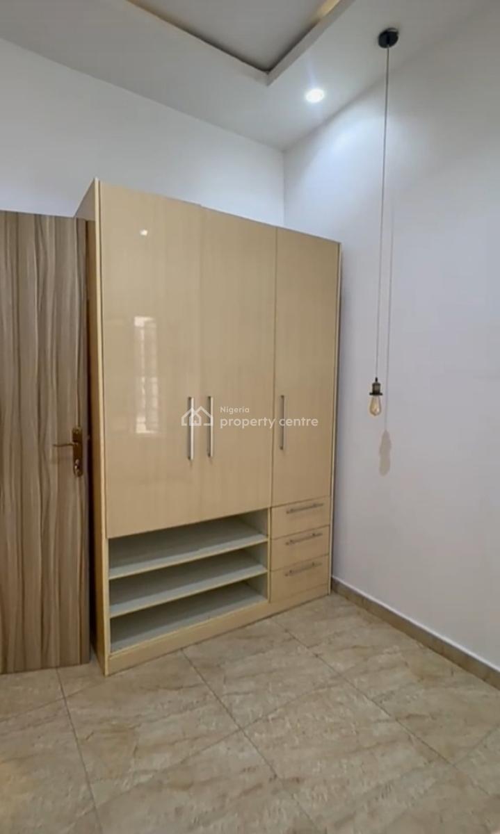 Room Self Contain Inside a Shared Duplex { Video}, Royal Pine Estate Gate Orchid Road, Lekki, Lagos, Self Contain (single Rooms) for Rent