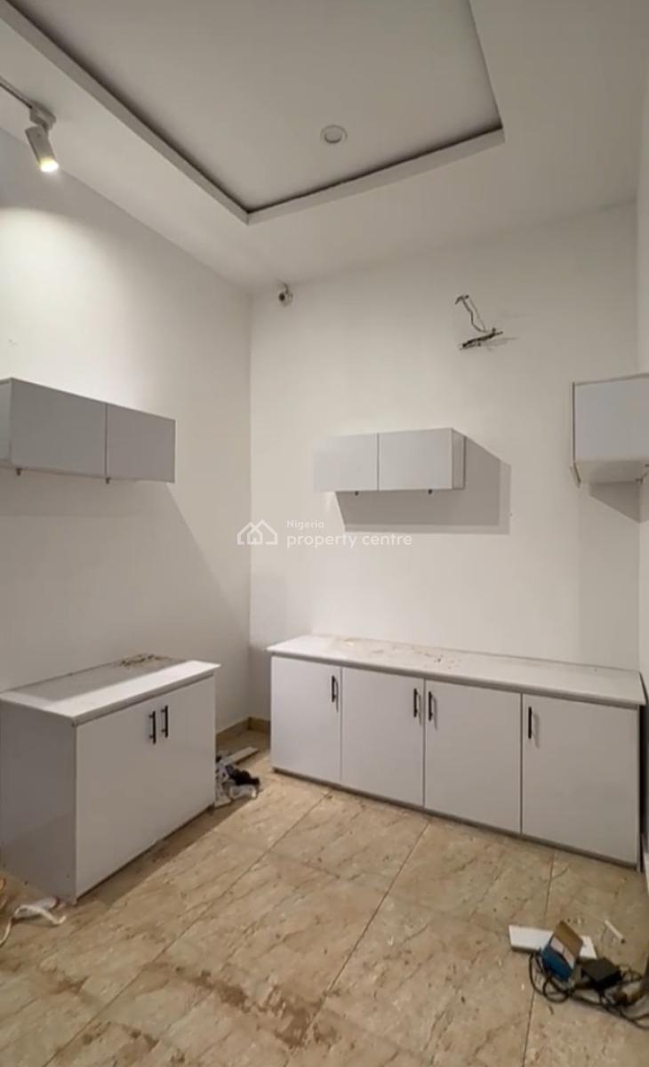 Room Self Contain Inside a Shared Duplex { Video}, Royal Pine Estate Gate Orchid Road, Lekki, Lagos, Self Contain (single Rooms) for Rent