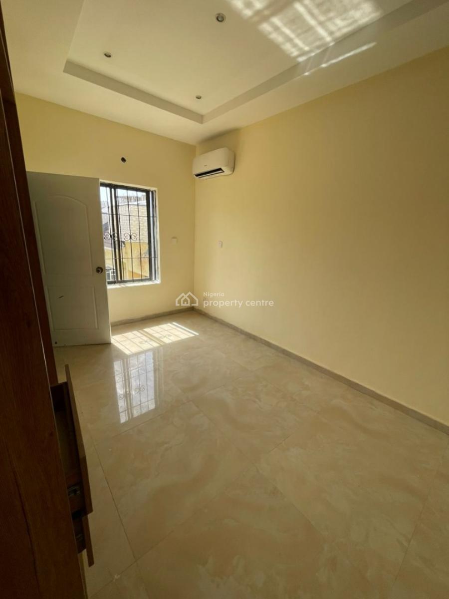 Clean an Spacious 3-bedroom Apartment, Lekki Phase 1, Lekki, Lagos, Flat / Apartment for Rent