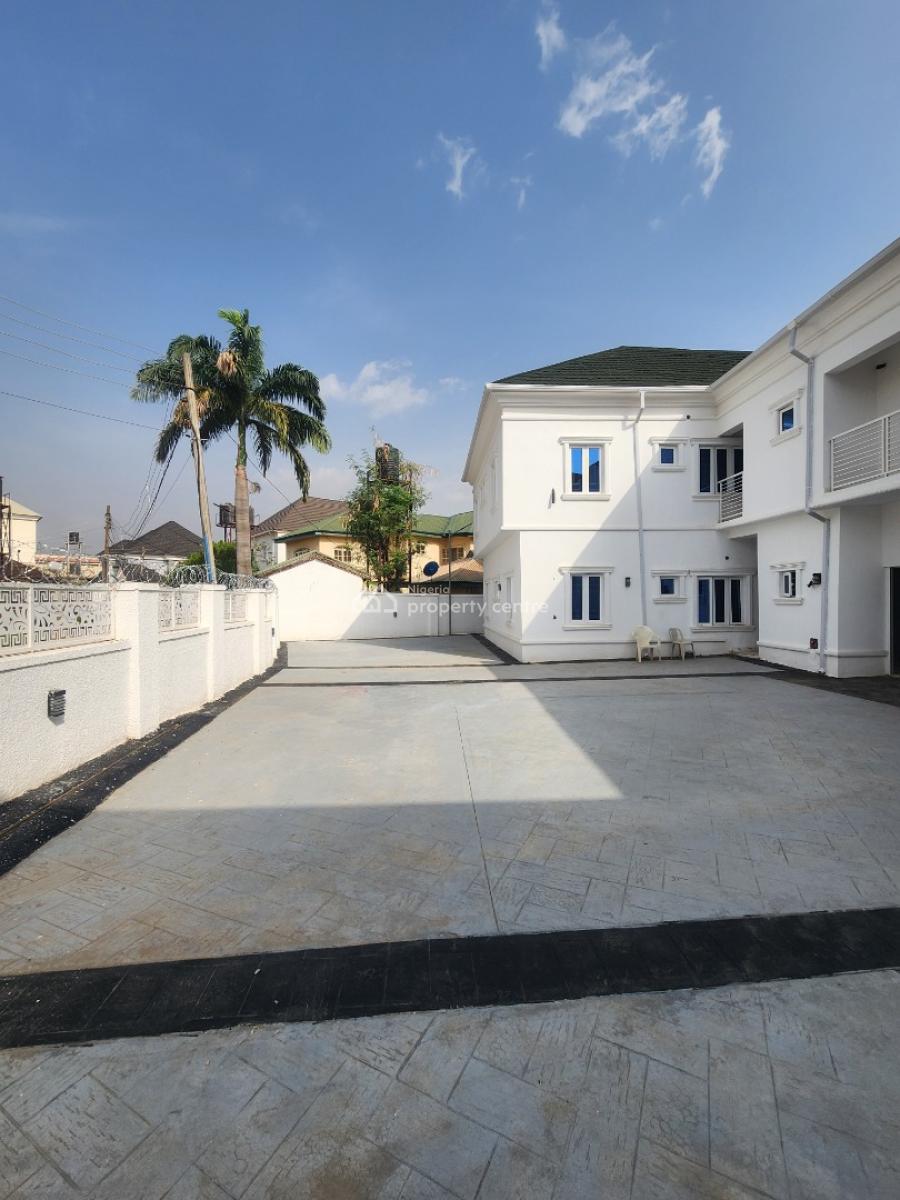Luxury Two Bedroom Block of Flat, News Engineering Dawaki, Dawaki, Gwarinpa, Abuja, Flat / Apartment for Rent
