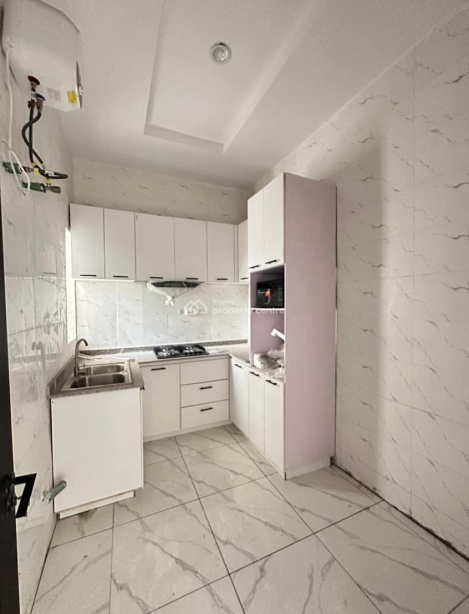 Well-built Luxury Spacious 1 Bedroom Apartment, Mobil Road, Sangotedo, Ajah, Lagos, Flat / Apartment for Sale