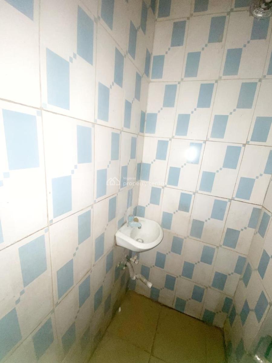 a Spacious 3 Bedroom Apartment, River Valley, Ojodu Berger, Ojodu, Lagos, Flat / Apartment for Rent