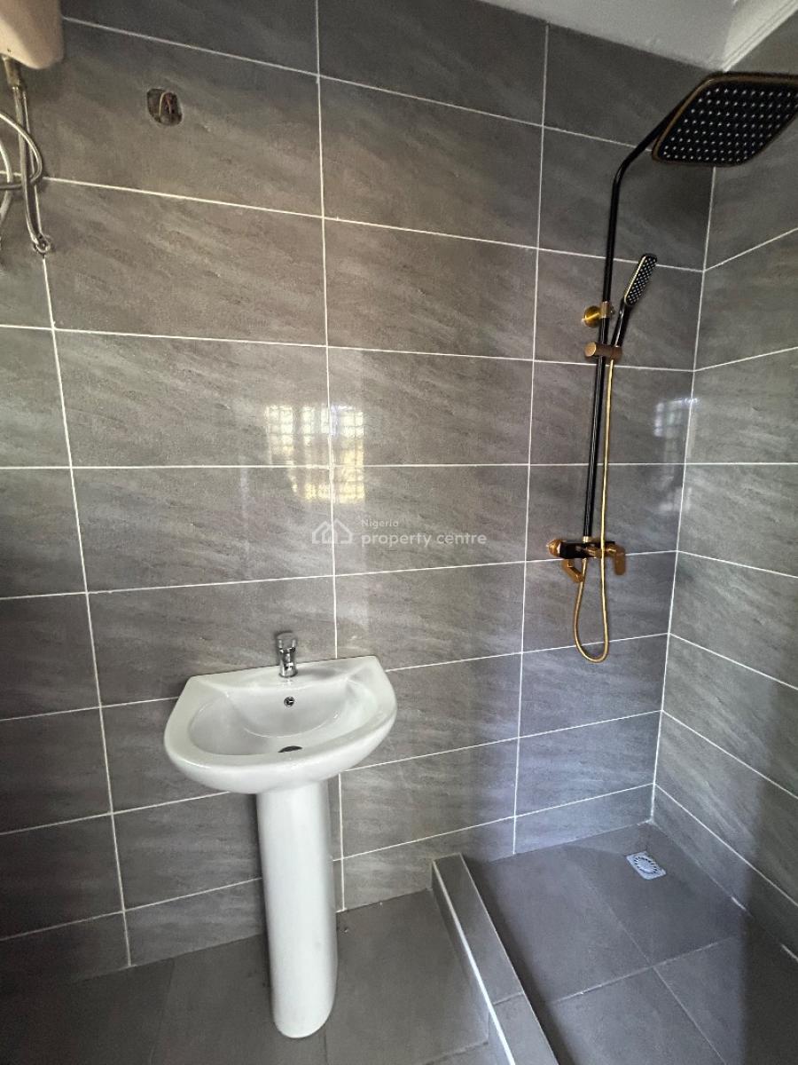 Well Maintained and Spacious 3bedroom Apartment, Orchid Estate, Lekki, Lagos, Flat / Apartment for Rent