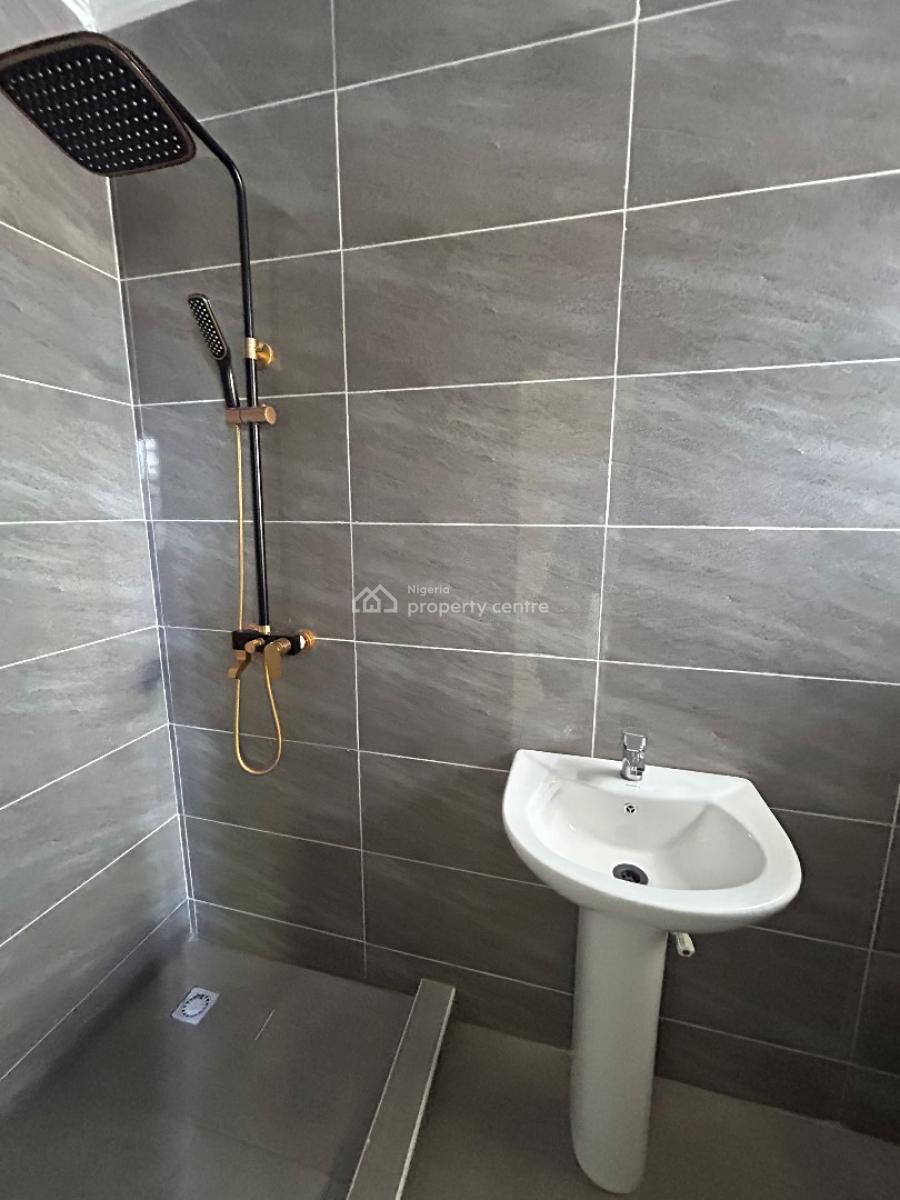 Well Maintained and Spacious 3bedroom Apartment, Orchid Estate, Lekki, Lagos, Flat / Apartment for Rent