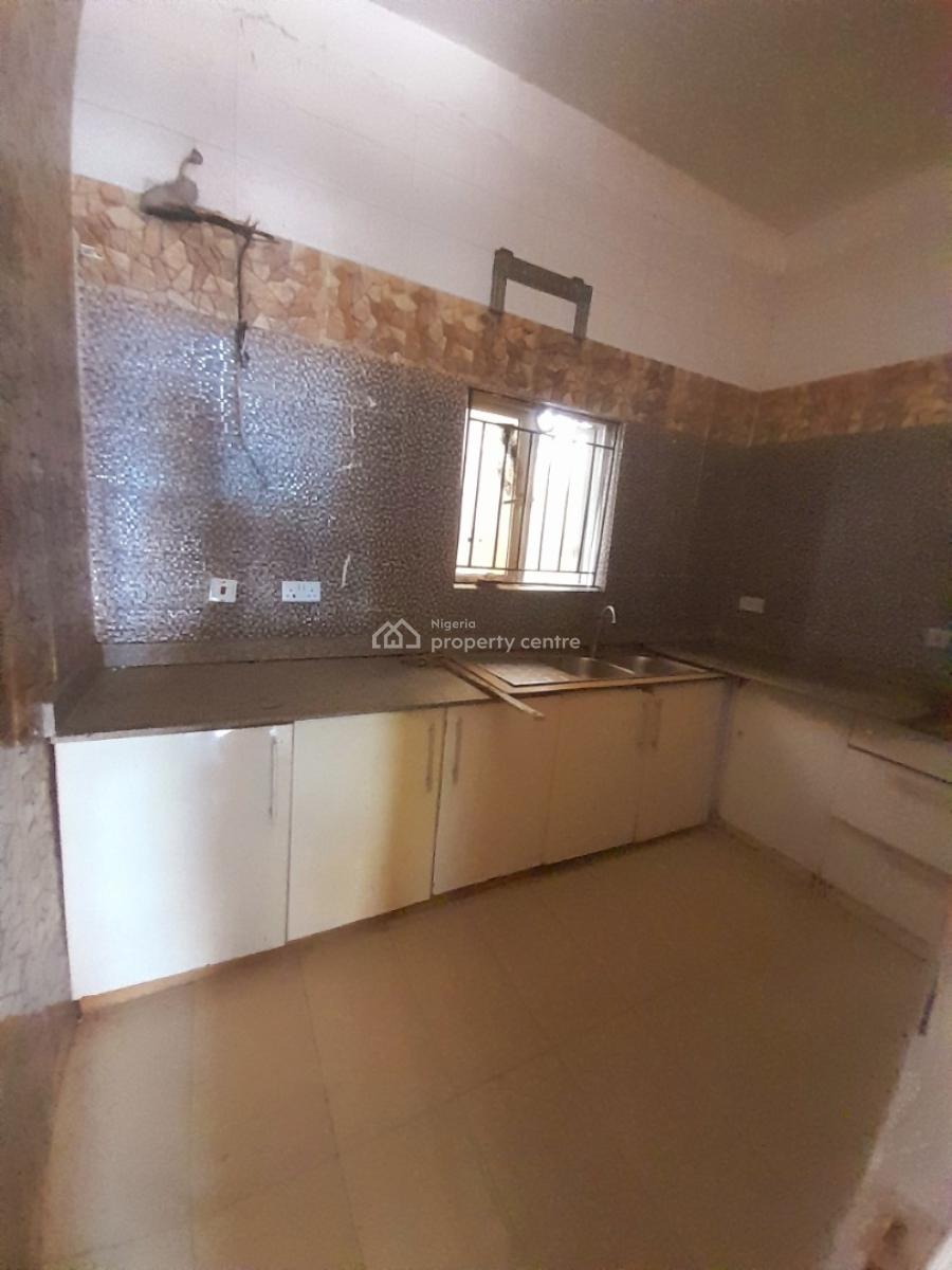 Room in a Shared Apartment with Private Kitchen, Chevron Drive, Lekki, Lagos, Self Contain (single Rooms) for Rent