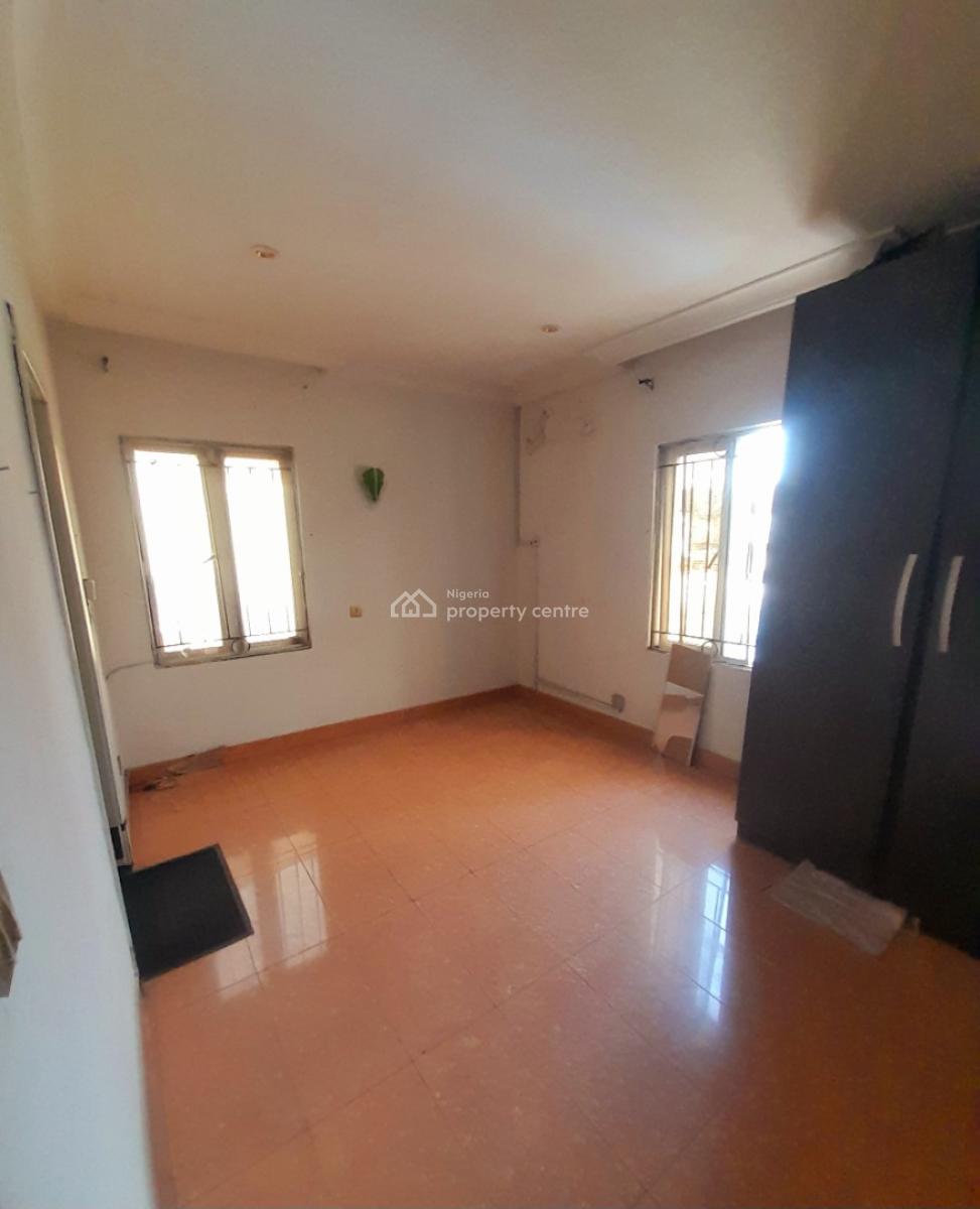 Room in a Shared Apartment with Private Kitchen, Chevron Drive, Lekki, Lagos, Self Contain (single Rooms) for Rent