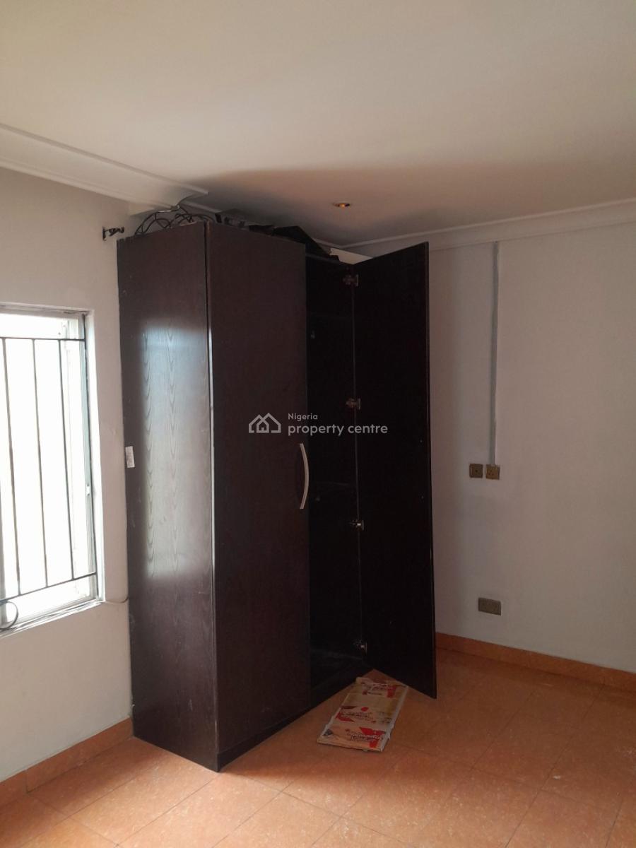 Room in a Shared Apartment with Private Kitchen, Chevron Drive, Lekki, Lagos, Self Contain (single Rooms) for Rent