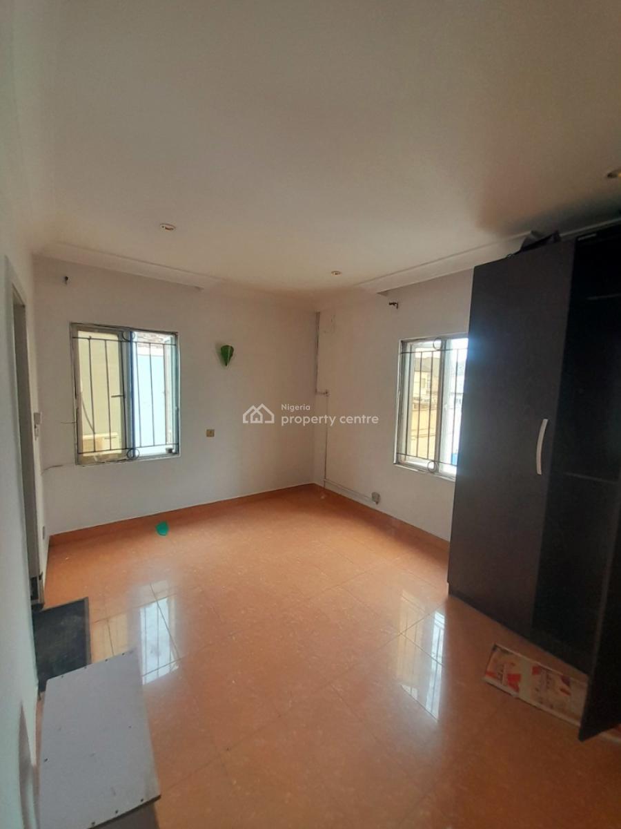 Room in a Shared Apartment with Private Kitchen, Chevron Drive, Lekki, Lagos, Self Contain (single Rooms) for Rent