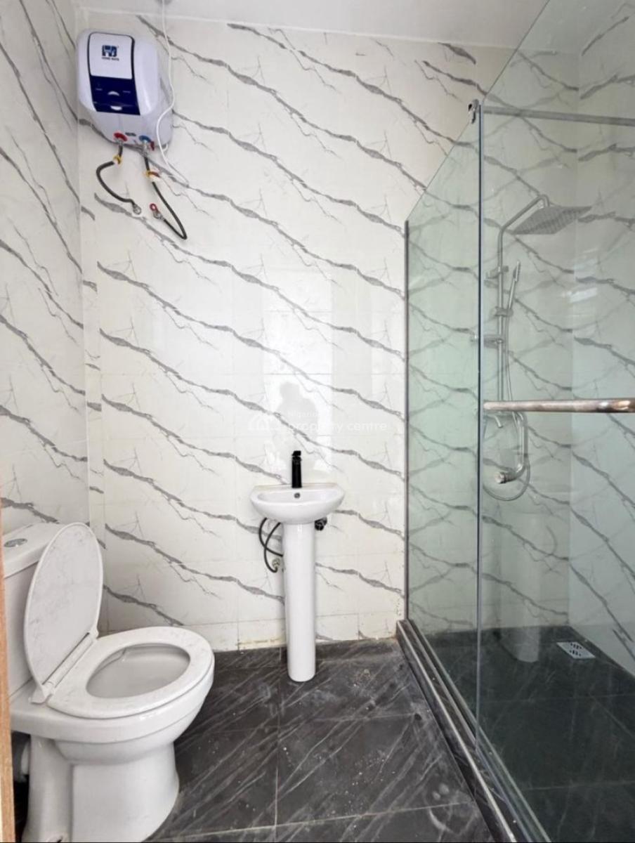 Lovely 2 Bedroom Apartment, Ologolo, Lekki, Lagos, Flat / Apartment for Rent