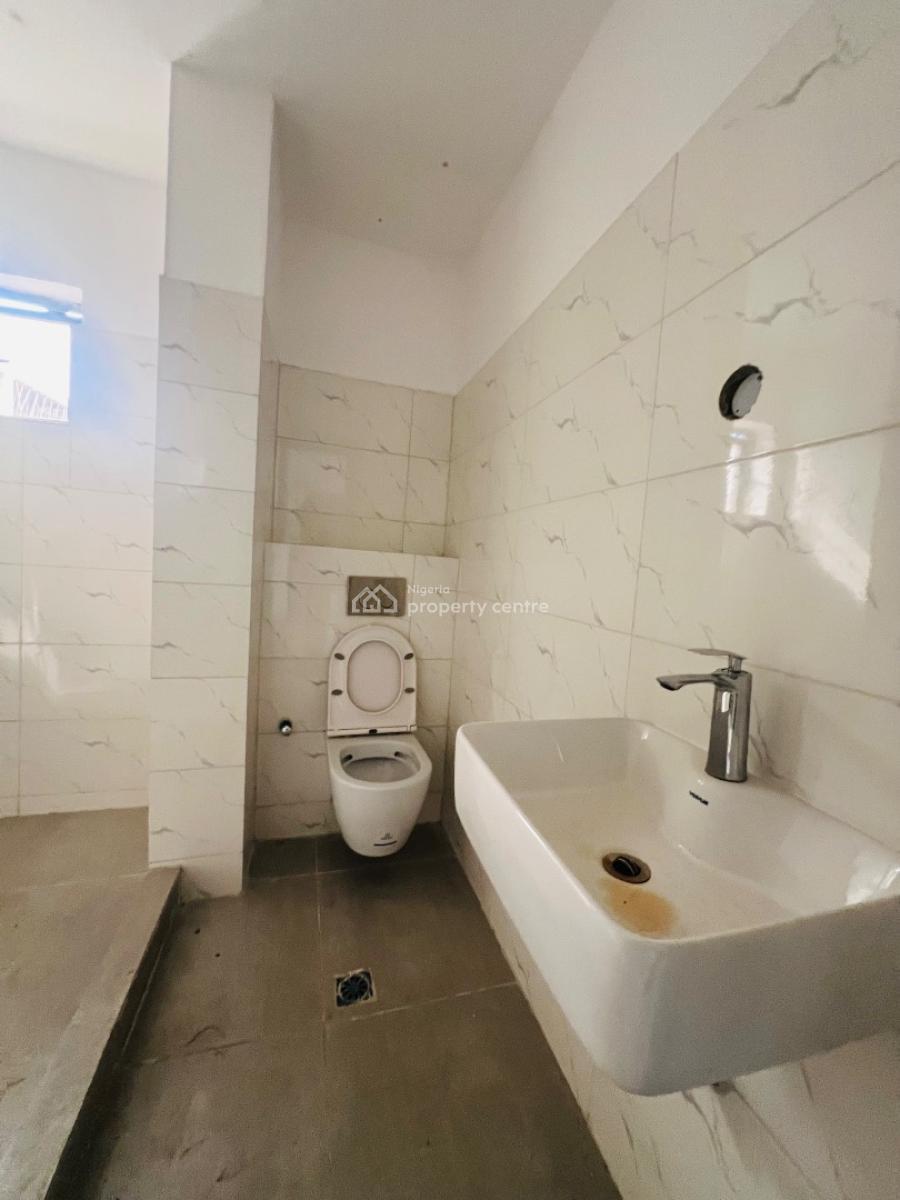 Well Built 3bedroom Apartment, Lekki Phase 1, Lekki, Lagos, Flat / Apartment for Rent