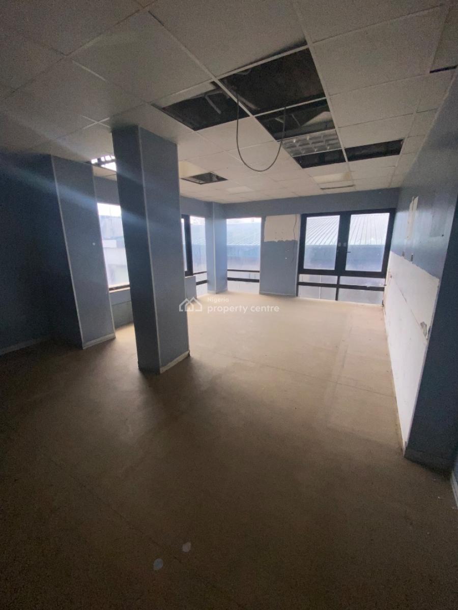 571 Square Meters Open Plan Office Space, Mobolaji Bank Anthony Way, Ikeja, Lagos, Office Space for Rent