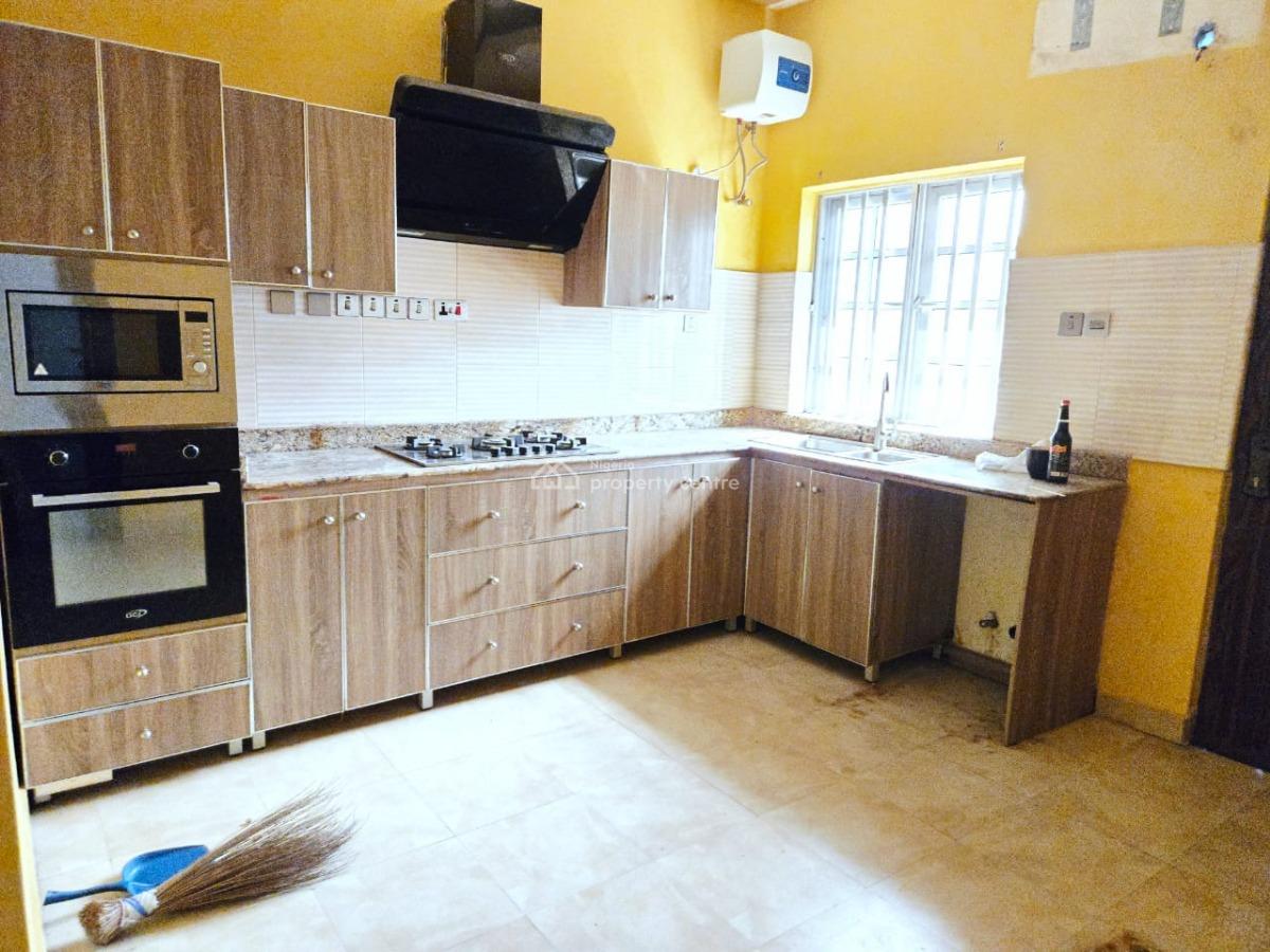 3 Bedroom Apartment with a Bq, Lekki Phase 1, Lekki, Lagos, Flat / Apartment for Rent